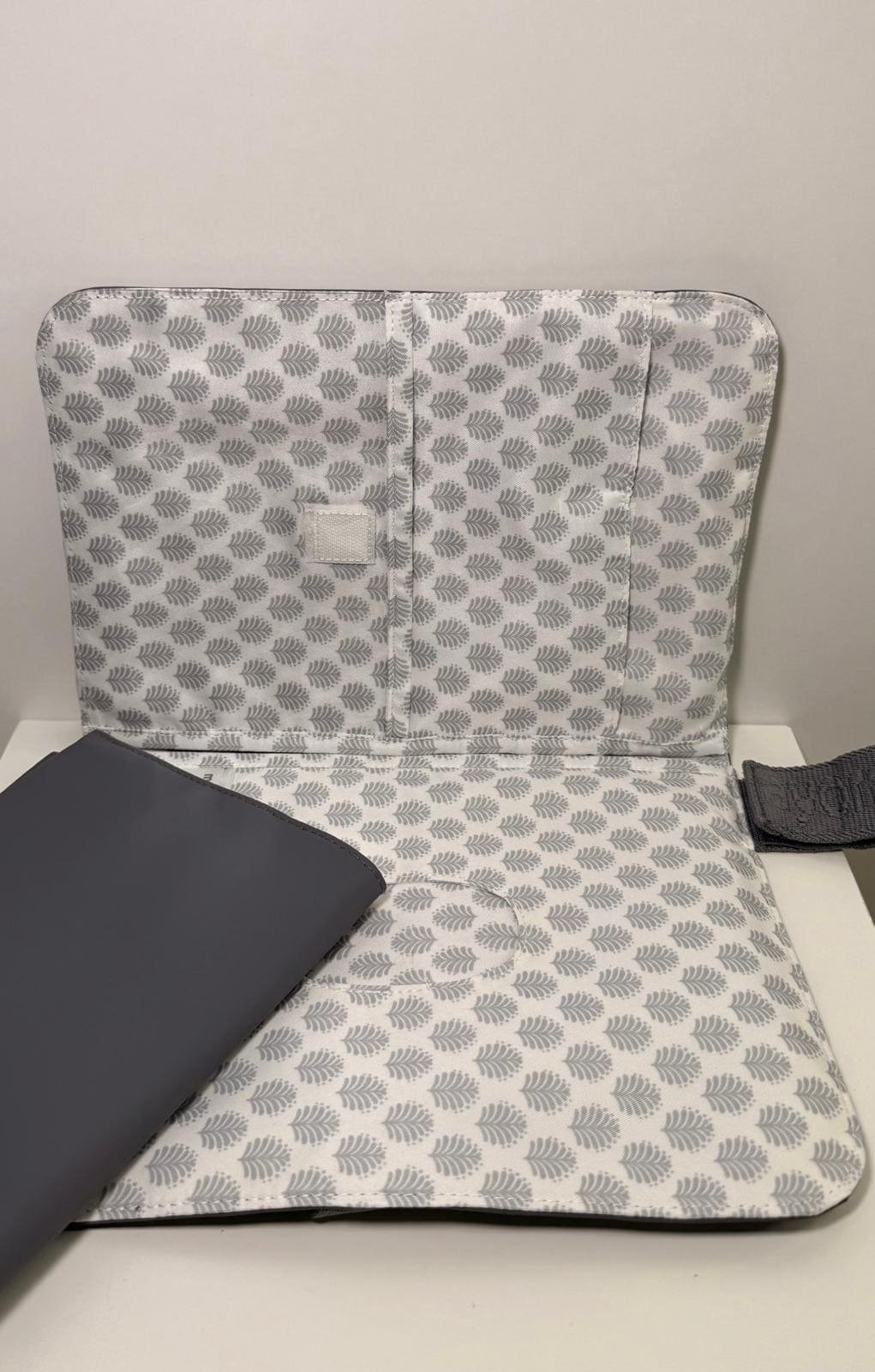 Neceser con cambiador luna rock