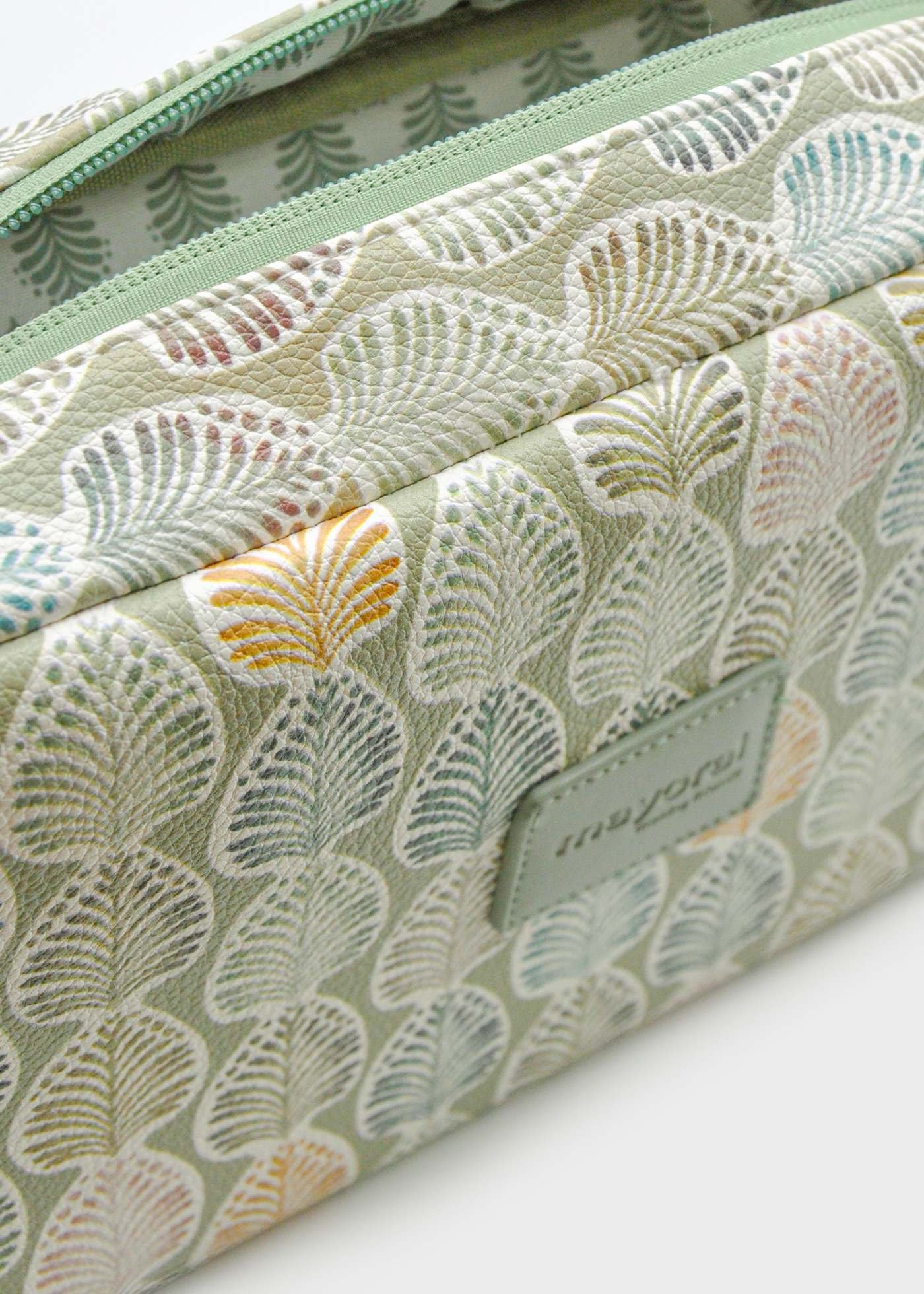 Neceser estampado celadón